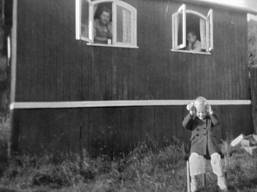 VED STRANDEN 18 - LYSTRUP STRAND, Else i starten af 1950'erne.jpg VED STRANDEN 18 - LYSTRUP STRAND, Else i starten af 1950'erne.jpg